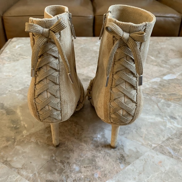 Christian Dior heels💛 - Picture 2 of 8